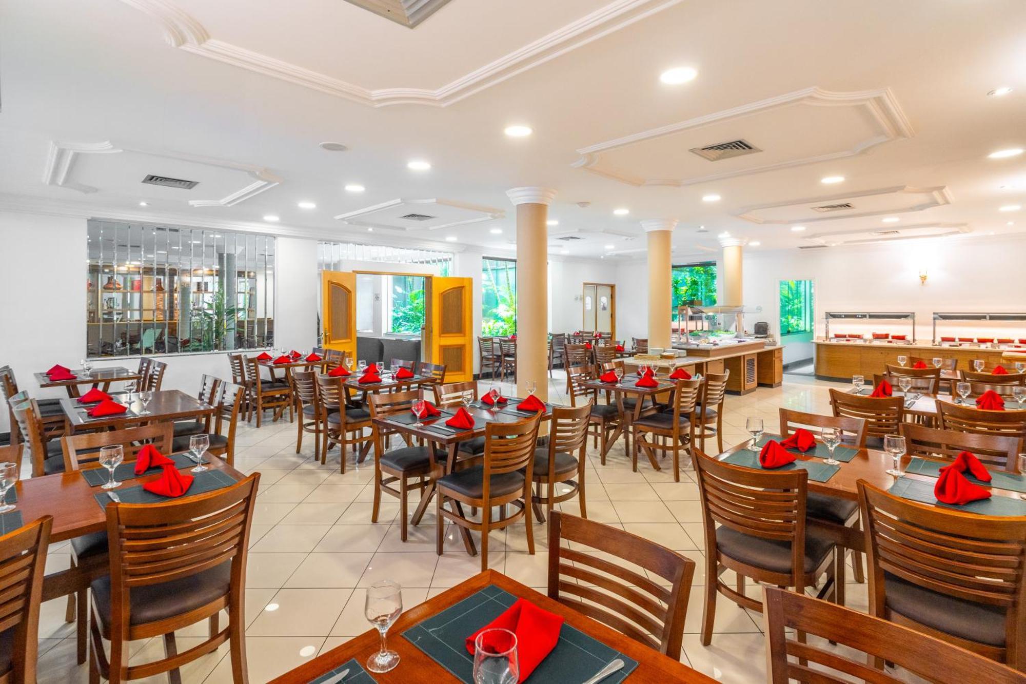 Hotel Plaza Mayor ซานโตอันเดร ภายนอก รูปภาพ