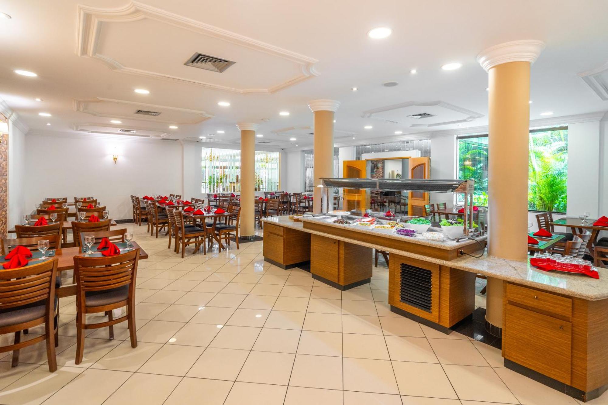 Hotel Plaza Mayor ซานโตอันเดร ภายนอก รูปภาพ